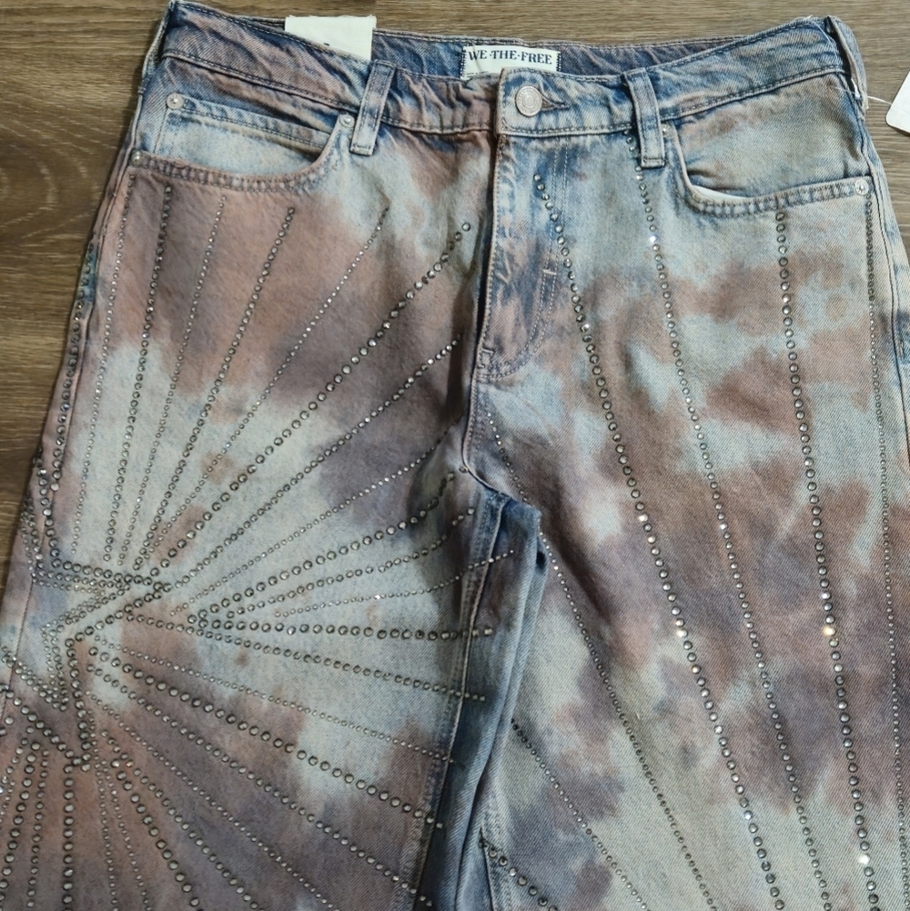 We The Free Mid-Rise Loose Straight Jeans Washed tie-dye Embellished NWT sz 27 - Picture 6 of 15